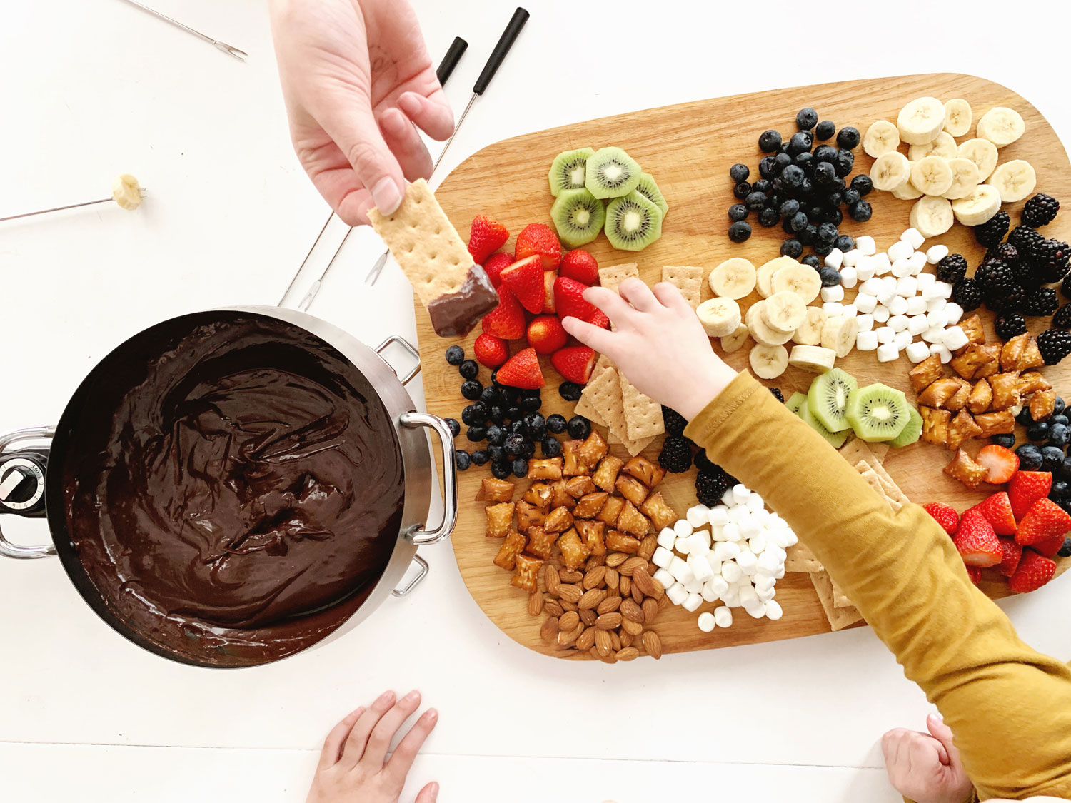 Easy and yummy chocolate fondue