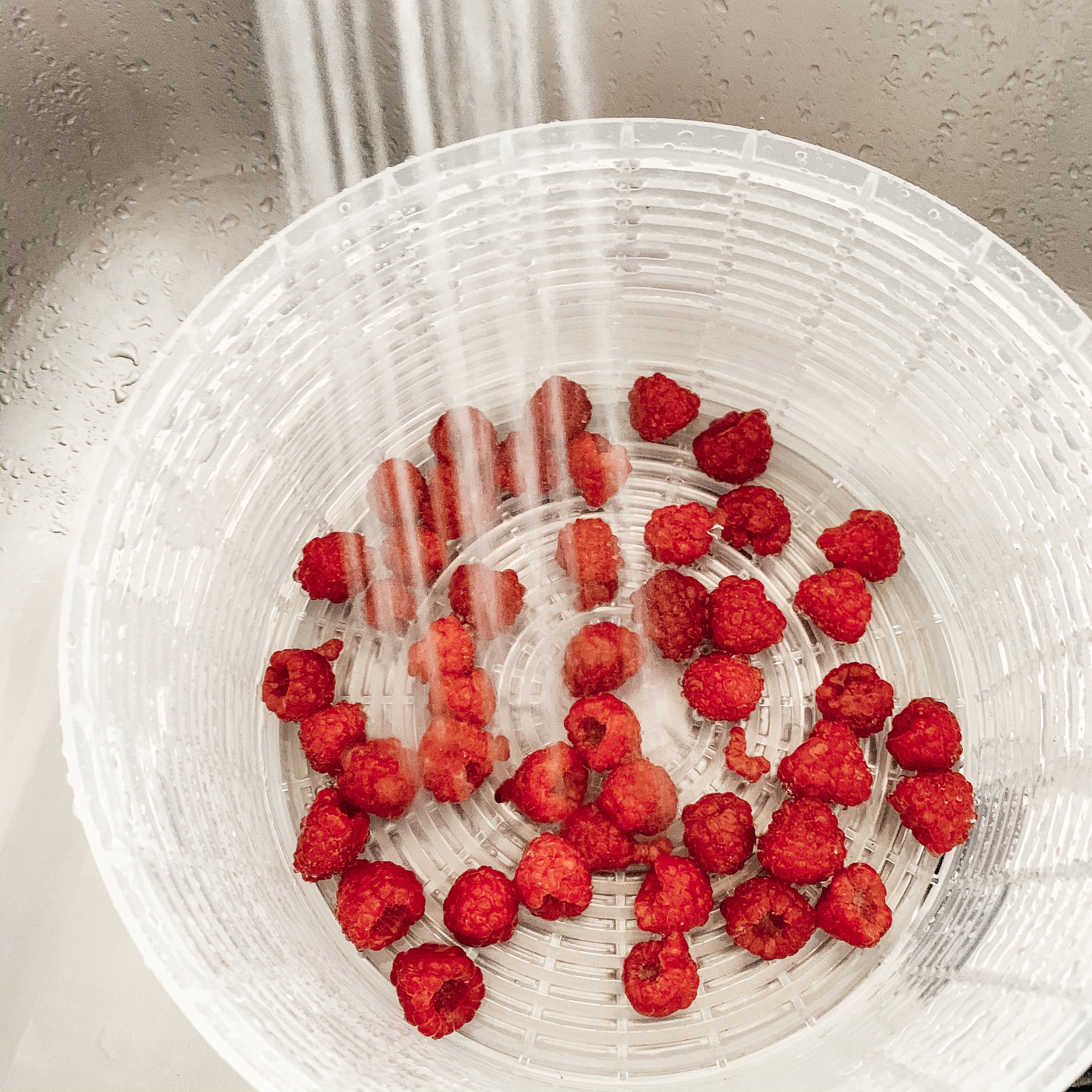 Best Ways to Store Raspberries