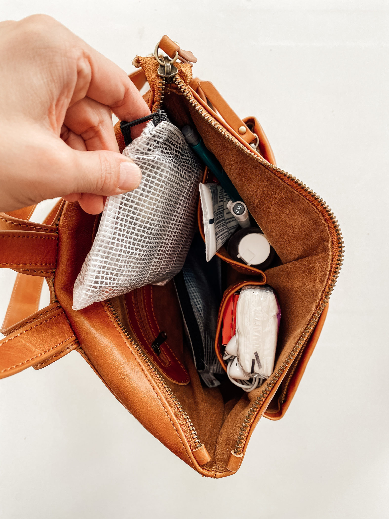 How I Organize My Backpack + Why I Ditched the Purse - Home and Kind