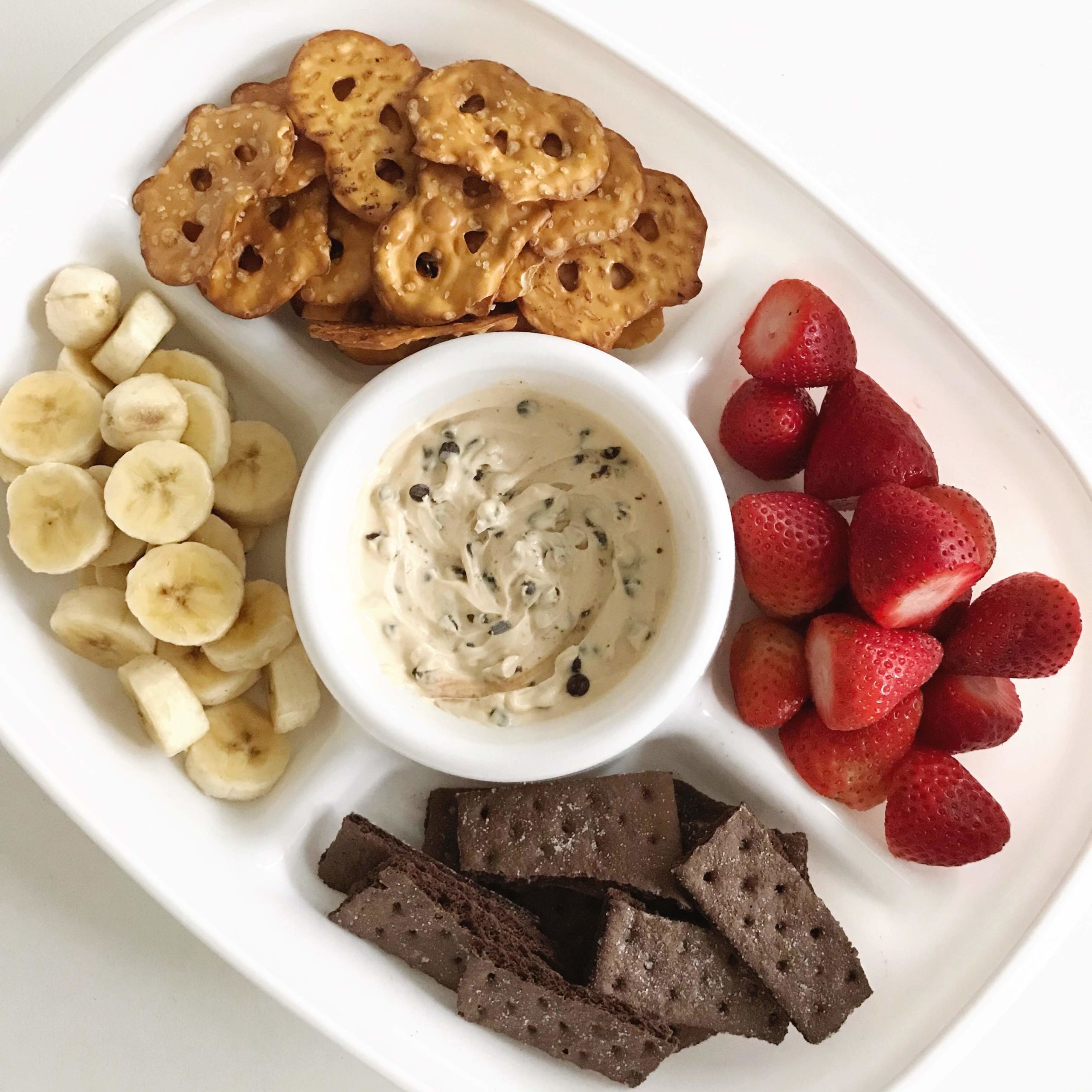 Easy Snack Tray for the Family: Snacking with RITZ – Nifty Mom